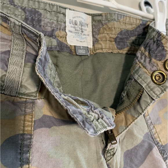 Old Navy Camo Straight Leg Cargo Pants - Picture 5 of 9